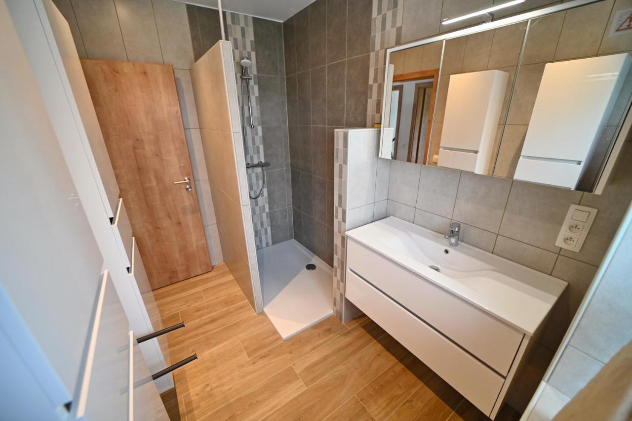 La Petite Maison Dans La Prairie Отон Екстер'єр фото